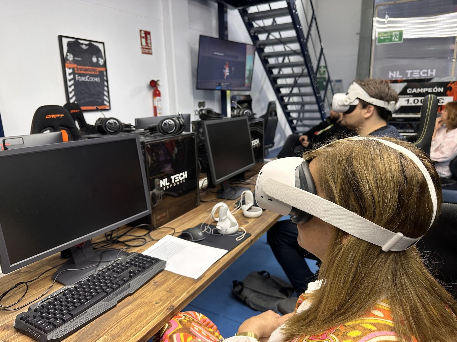 Gaming centros comerciales NL Tech zona ocio digital público joven