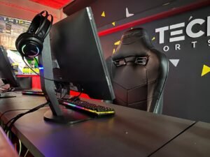 photo_5994499659508333287_y